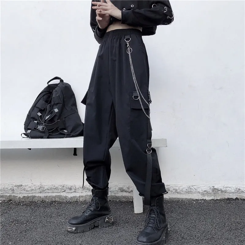 Calça Cargo Preta com Bolsos Corrente