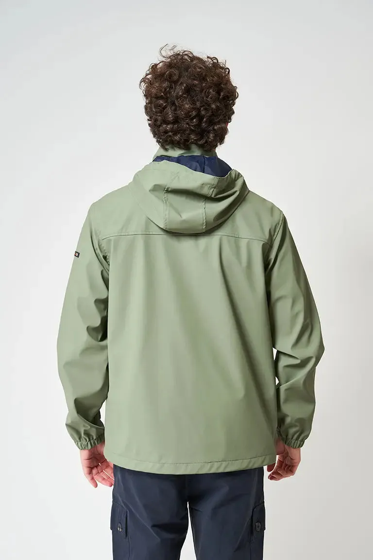 Chubasquero ligero marinero impermeable coordenadas en manga, bolsillo delantero.