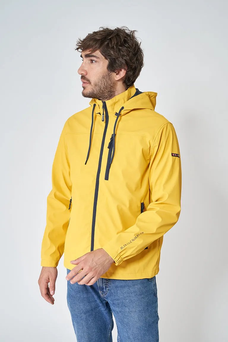 Chubasquero ligero marinero impermeable coordenadas en manga, bolsillo delantero.