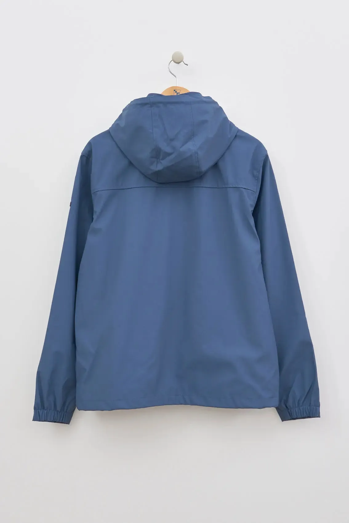 Chubasquero ligero marinero impermeable coordenadas en manga, bolsillo delantero.