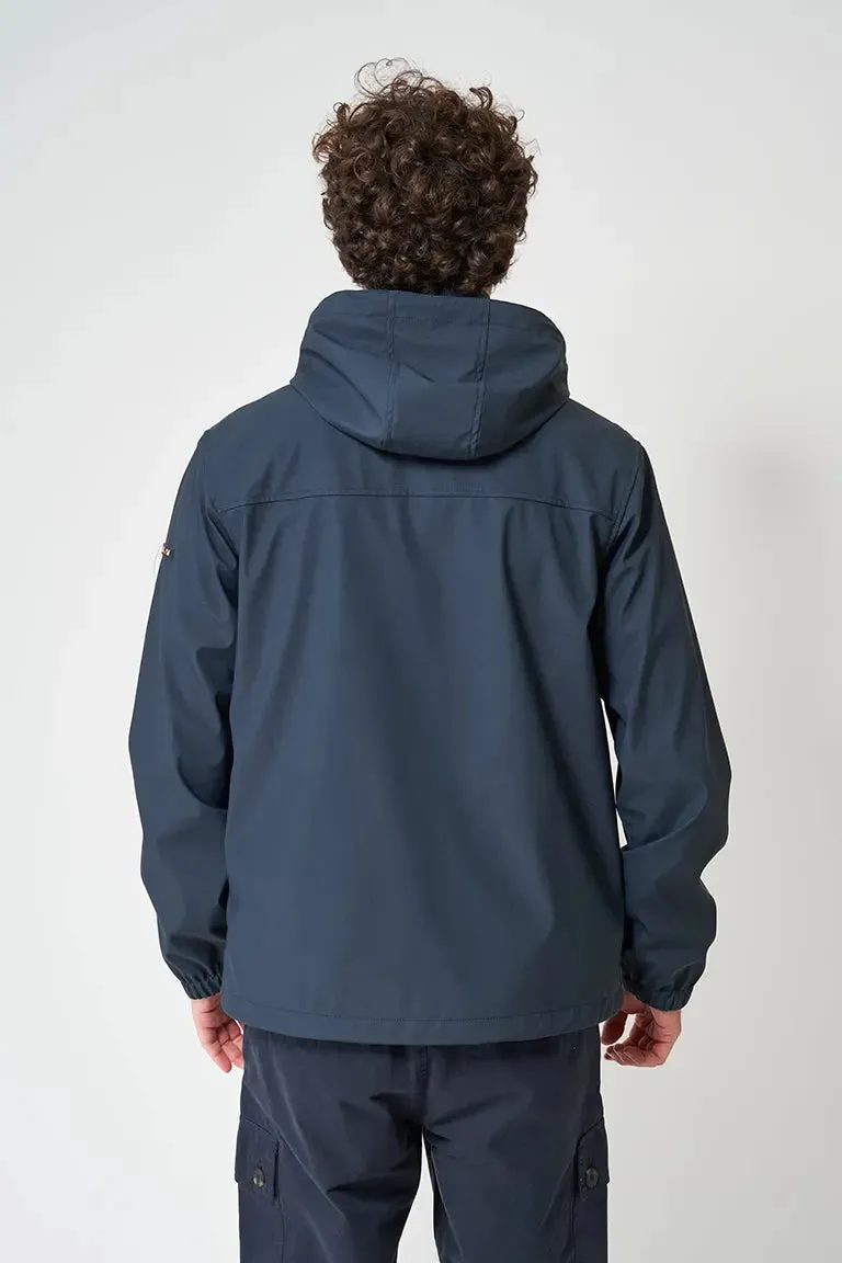 Chubasquero ligero marinero impermeable coordenadas en manga, bolsillo delantero.