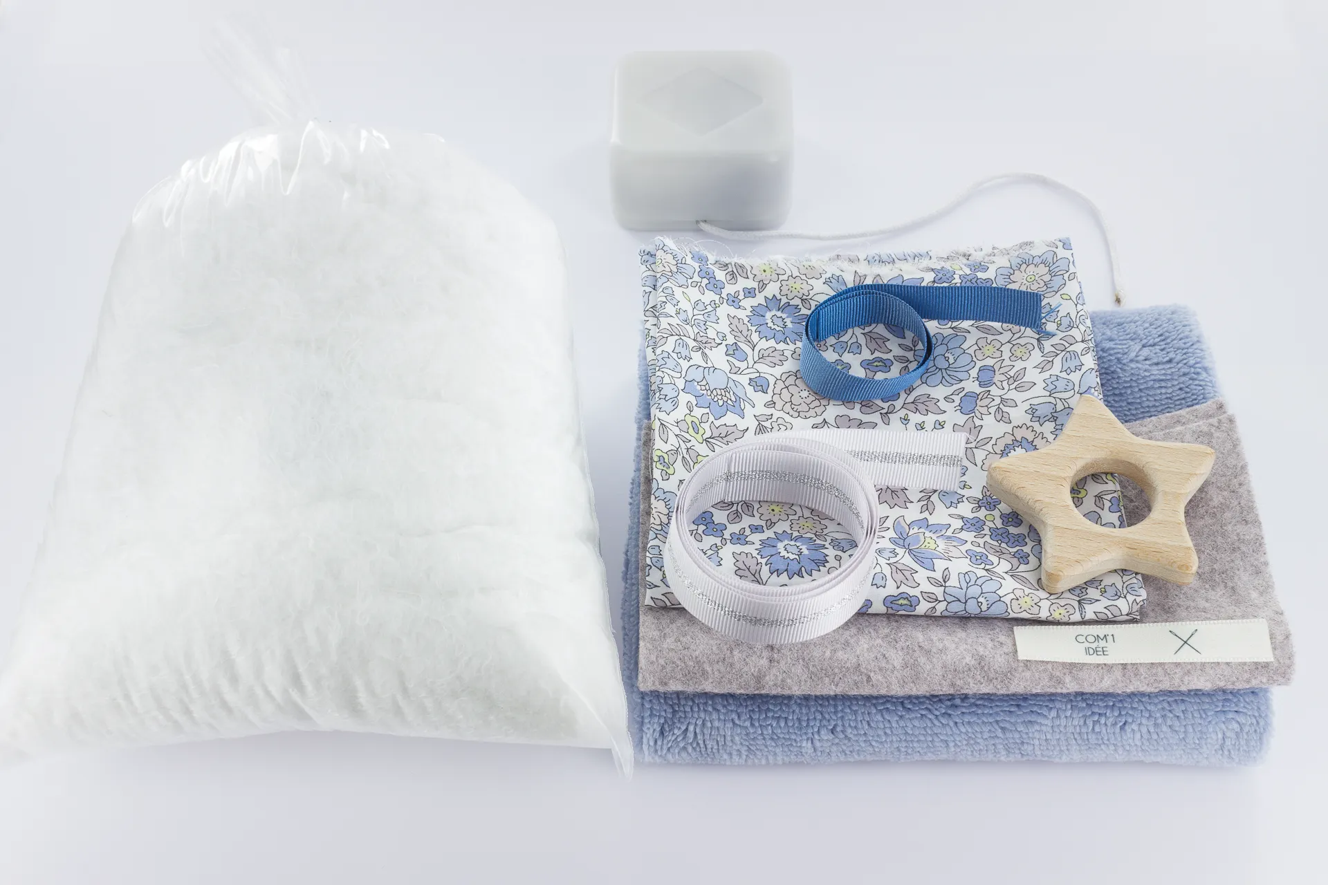 Kit de couture - Mobile musical Nuage par Com1' Idée