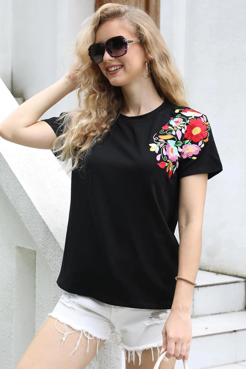Mexican Shirts for Women: Floral Embroidered T-Shirt Cinco De Mayo Tees Mexico Fiesta Tops Casual Boho Tunic
