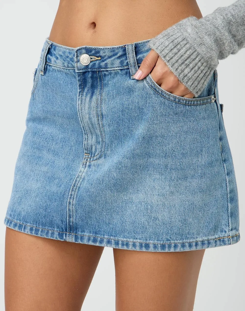 NUFIWI Women Retro Denim Skirt Low Rise Casual Mini Jean Skirts Low Waisted Button Front Short Cargo Skirt with Pockets