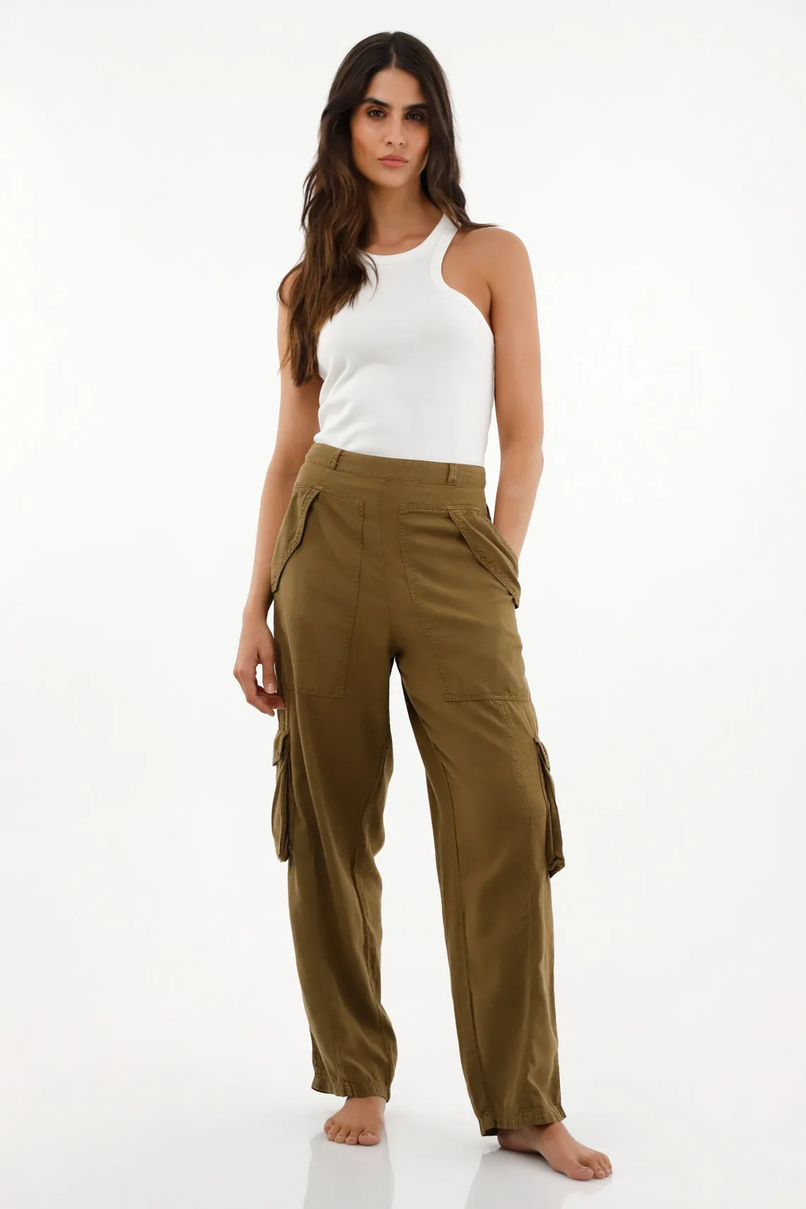 Pantalón oversize de tiro alto con bolsillos cargo para mujer
