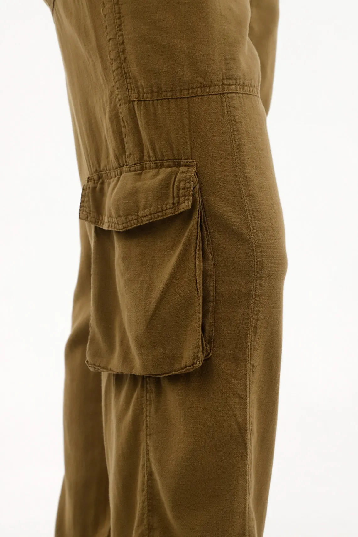 Pantalón oversize de tiro alto con bolsillos cargo para mujer