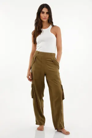 Pantalón oversize de tiro alto con bolsillos cargo para mujer